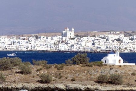 Πάρος: Γερμανικά ΜΜΕ αποθεώνουν το νησί – «Ιδανικός προορισμός και το φθινόπωρο»