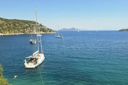 Ιθάκη: Περισσότεροι επισκέπτες εκτός αιχμής, νέες υποδομές και ένα διαφορετικό μοντέλο τουριστικής ανάπτυξης