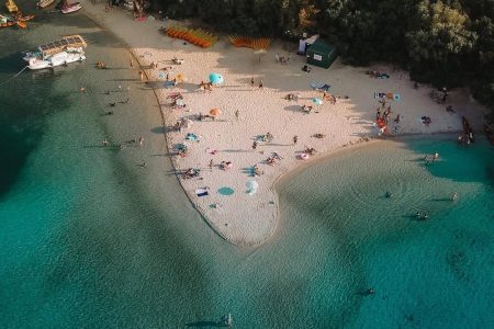 Εντυπωσιακές παραλίες της Ελλάδας που μπορείτε να επισκεφτείτε οδικώς - Τοπία άγριας ομορφιάς 