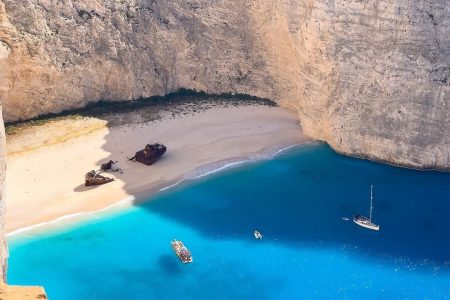 The Times​​​​​​​: Τα 15 ελληνικά νησιά που αξίζει να ανακαλύψετε - Από τη Σαντορίνη έως τη Σύμη