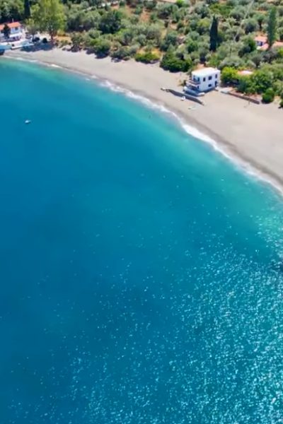 Σαμπατική: Το γραφικό ψαροχώρι της Αρκαδίας που θυμίζει νησί (Βίντεο)