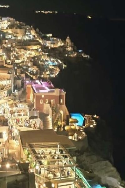 Η Σαντορίνη παραμένει ανθεκτικός προορισμός - Στροφή στον πολιτισμό και σε νέες αγορές